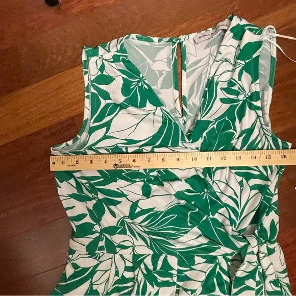 Emma & Michele Green and White Leaf Pattern Dress - Picture 6 of 8